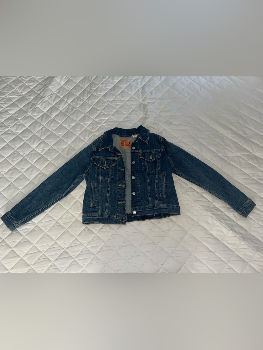 Levi Original Trucker Jacket - Medium Wash -Size Medium